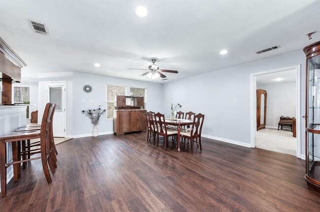Building Photo - 24019 Rolling Timbers St