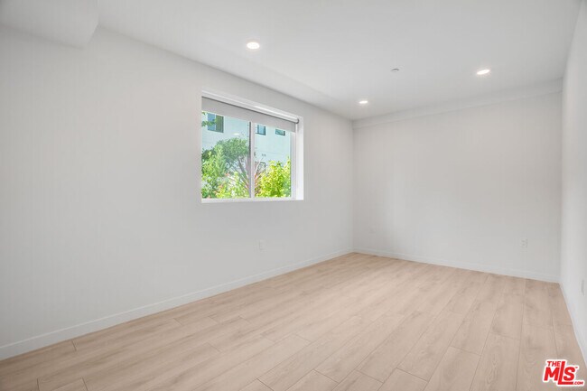 Building Photo - 1021 S Shenandoah St