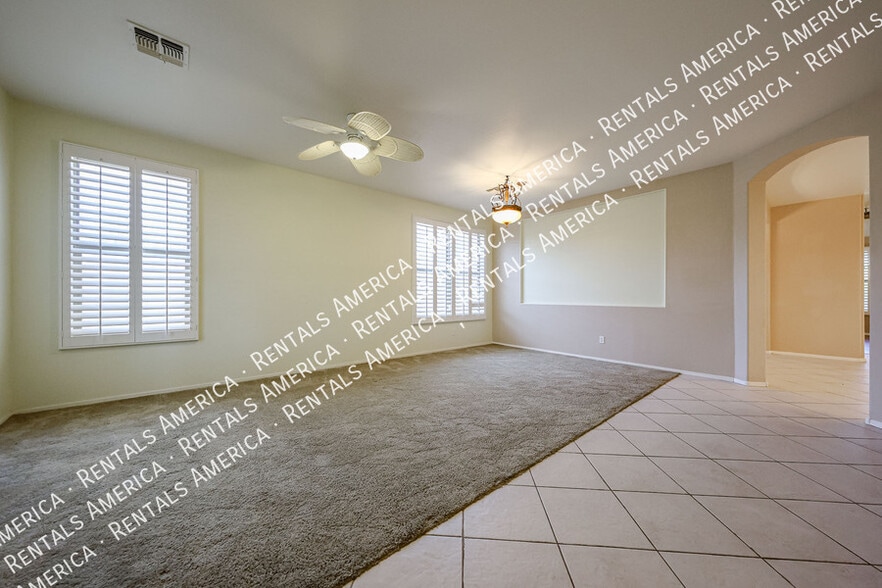 Building Photo - 30984 N Obsidian Dr