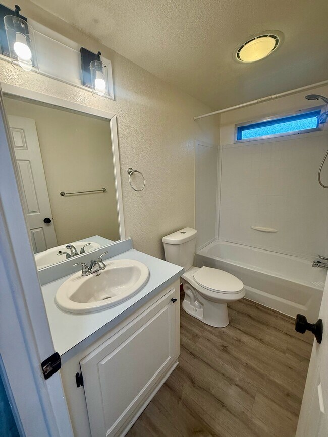 Building Photo - 14555 E Van Tam Way