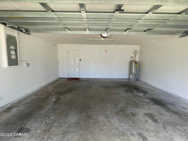 Building Photo - 35 Rae Dr