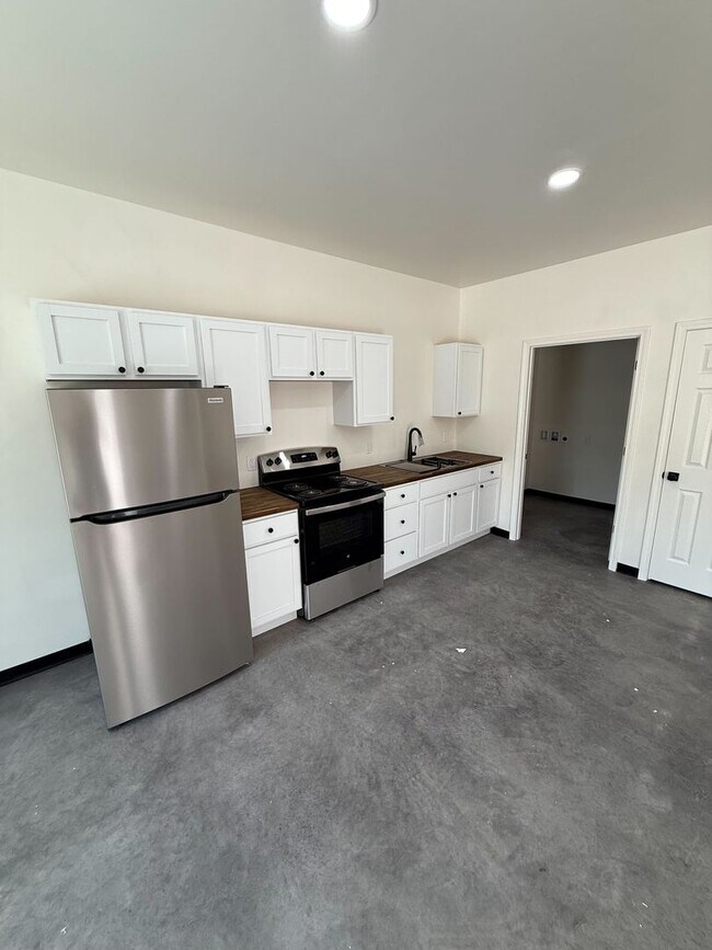 Building Photo - 30 Patton Ct