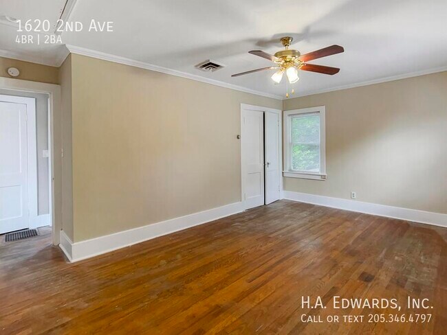 Building Photo - 1620 2nd Ave