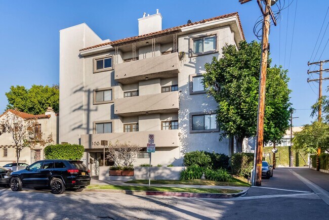 Building Photo - 166 S Hayworth Ave