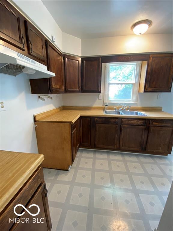 Building Photo - 7307 W Henry St