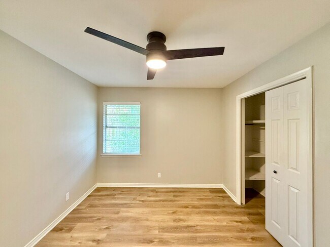 Building Photo - Tour today! Stunning 4-bedroom, 2-bath beauty!