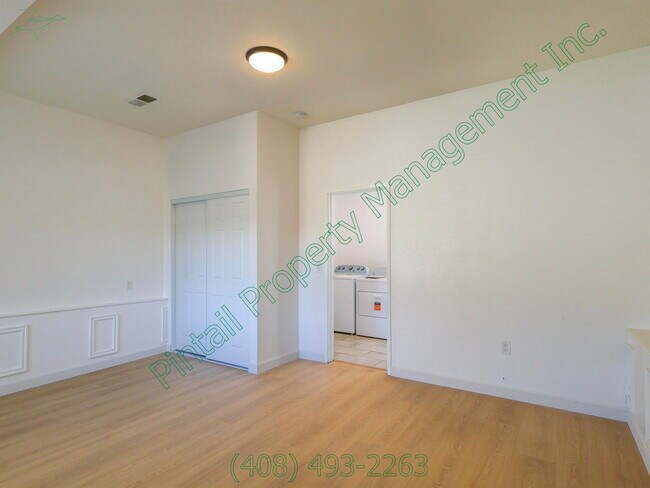 Building Photo - 3428 San Marino Ave