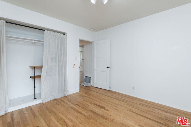 Building Photo - 1133 26th St
