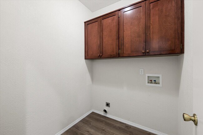 Building Photo - 2540 Bethany Ct