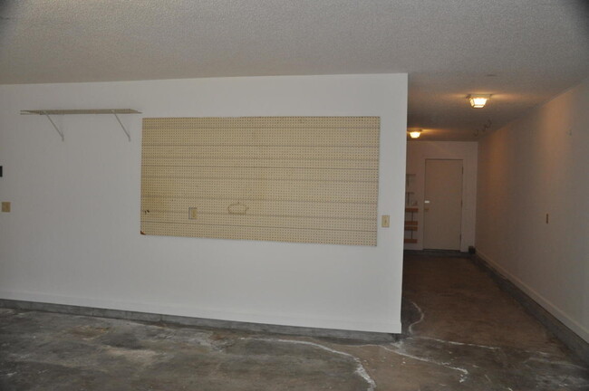 Building Photo - 22 Southwind Ct