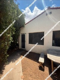 Building Photo - 1 bedroom, 1 bath near highway, parks, and easy access to downtown!