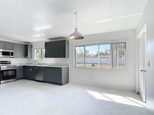 Building Photo - 4487 Pocatella Ave