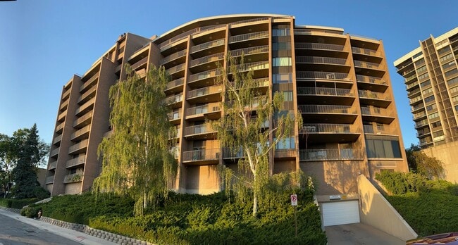 Building Photo - GORGEOUS FULLY FURNISHED in the heart of SLC!!!