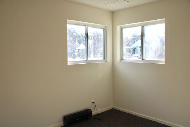 Building Photo - 3922 Herrick St