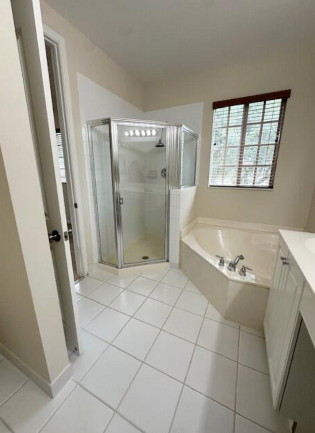 Building Photo - 7359 Briella Dr
