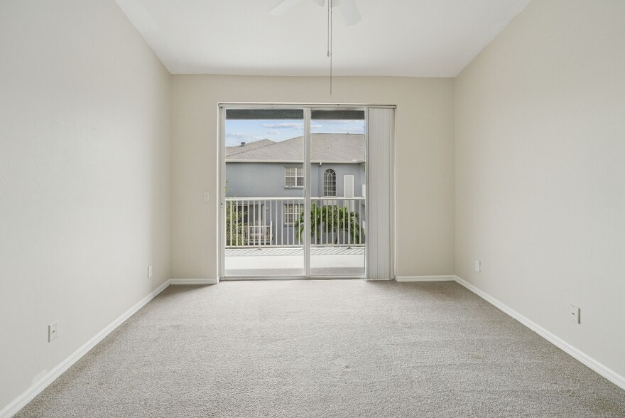 Building Photo - Cobblestone on The Lake Apartments