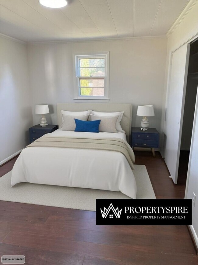 Building Photo - Charming 3 Bed 2 Bath Room Home In Salisbu...