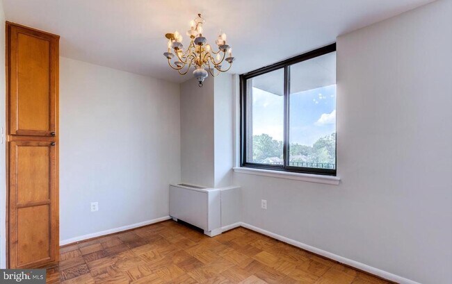 Building Photo - 4401 Cherry Hill Rd