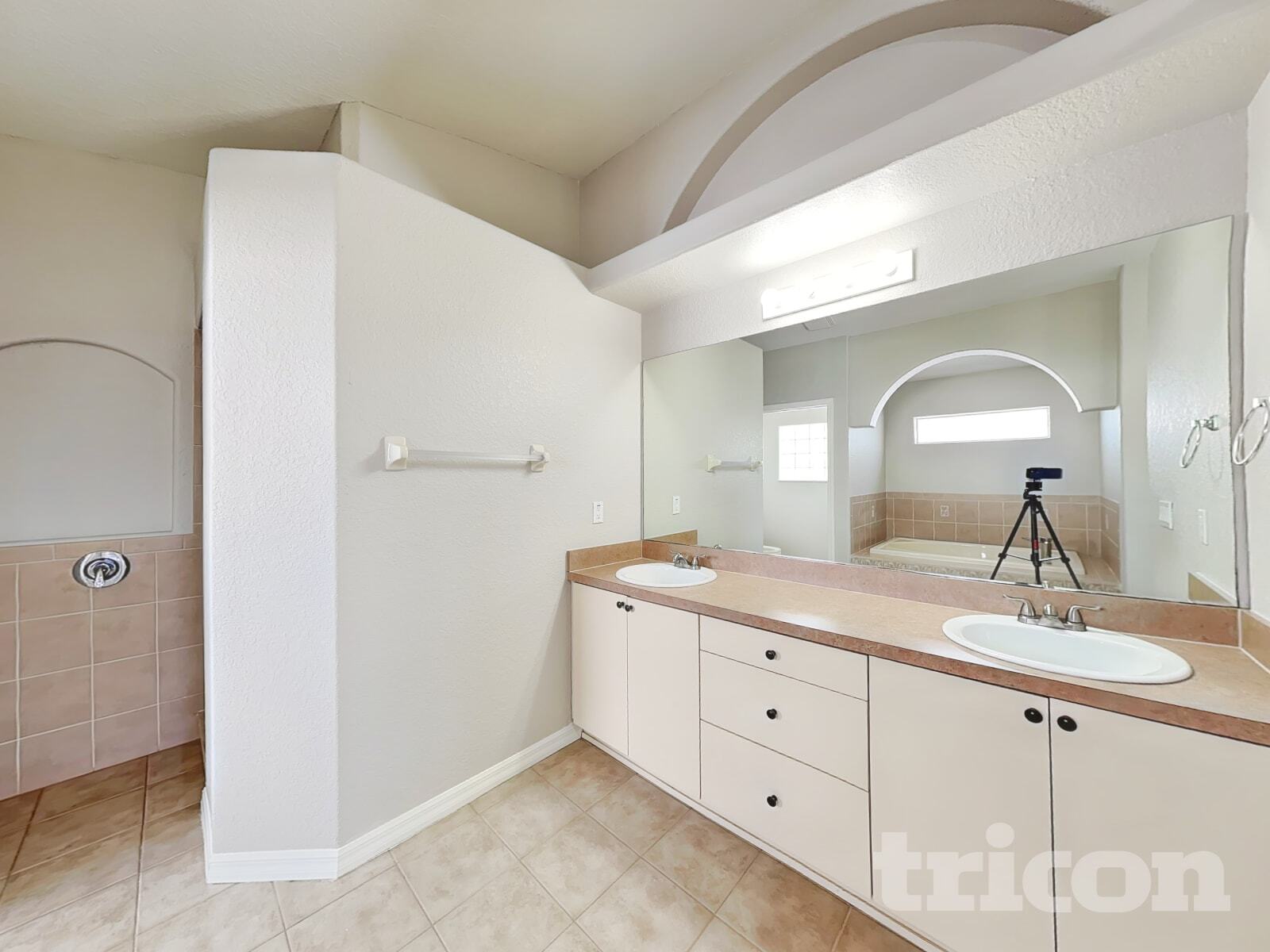 Building Photo - 2319 Estill Ave