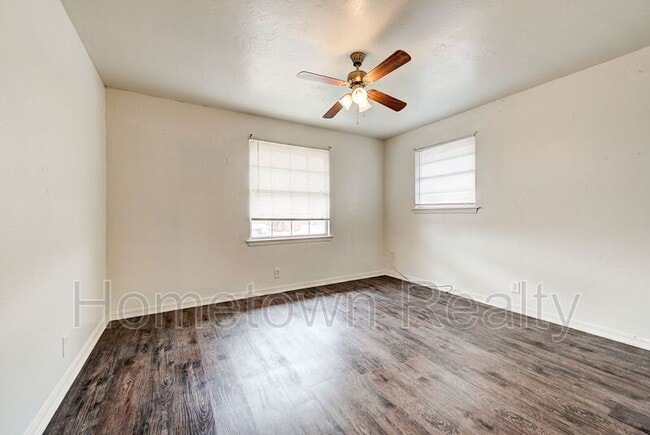 Building Photo - 917 NE 81st St