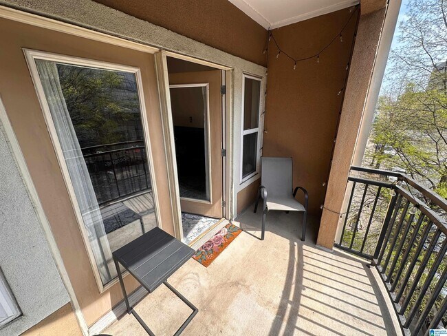 Building Photo - 2020 5th Ave S