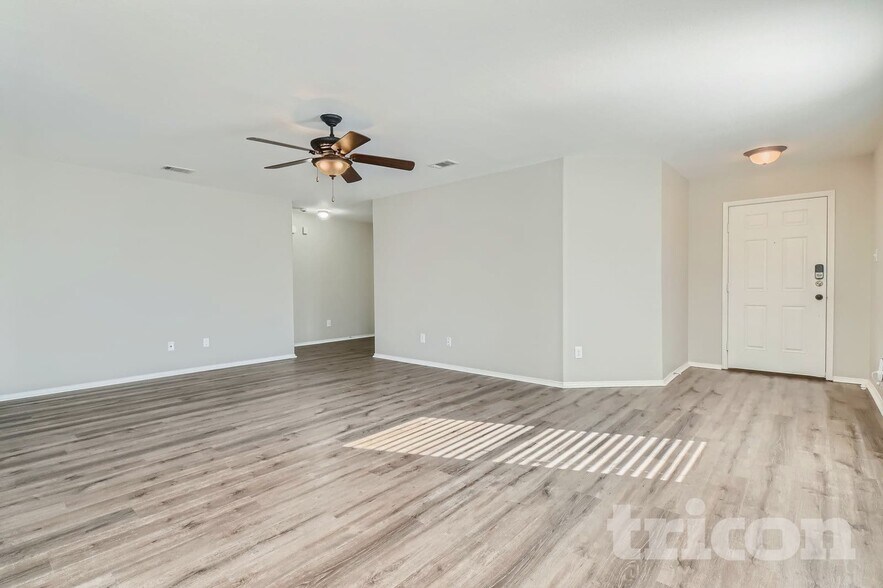 Building Photo - 10317 Fossil Valley Dr