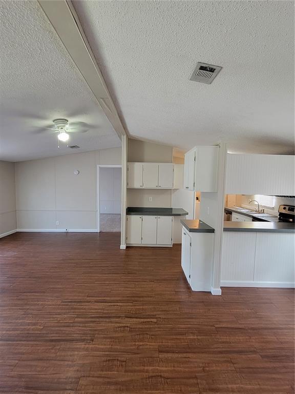 Building Photo - 7502 Charlin Pkwy