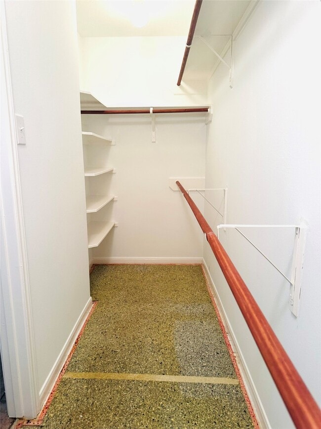 Building Photo - 25330 Barmby Dr