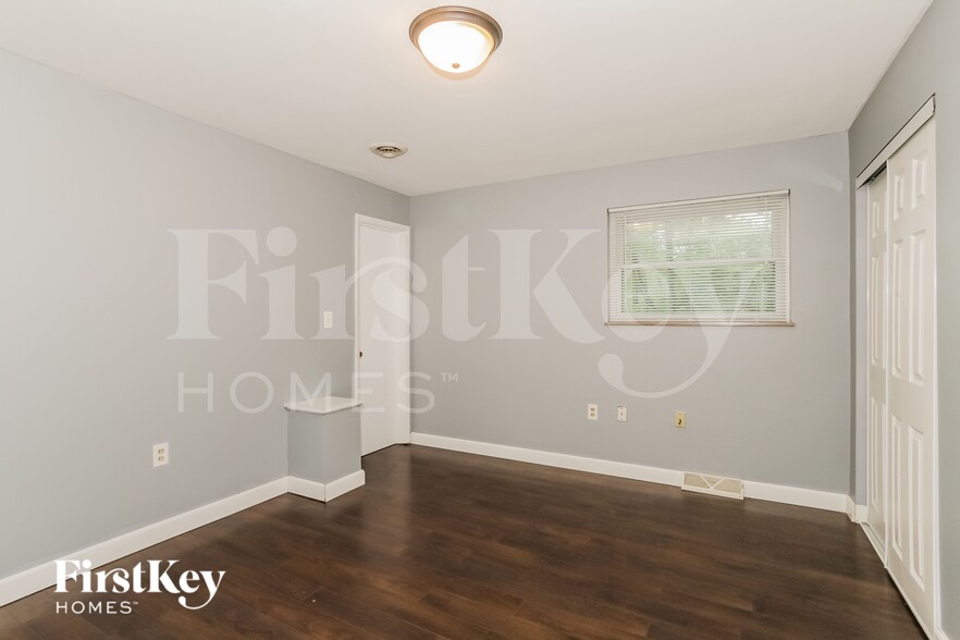 Building Photo - 280 Genoma Dr