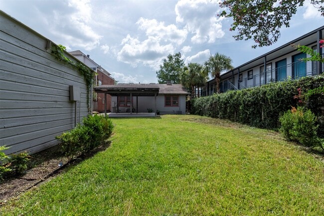 Building Photo - 2027 Huldy St