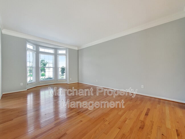 Building Photo - 15 Silverthorn Ct