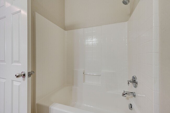 Building Photo - 4 Bedroom Home in Silverstone Ranch / No Rear Neighbors!