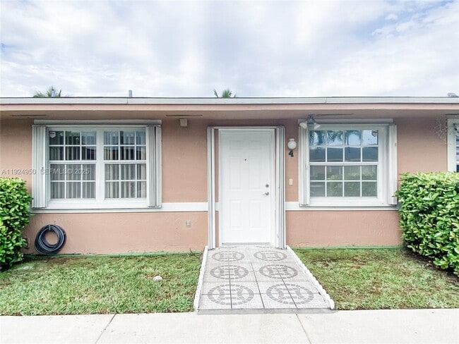 Primary Photo - 3810 SW 108th Ave