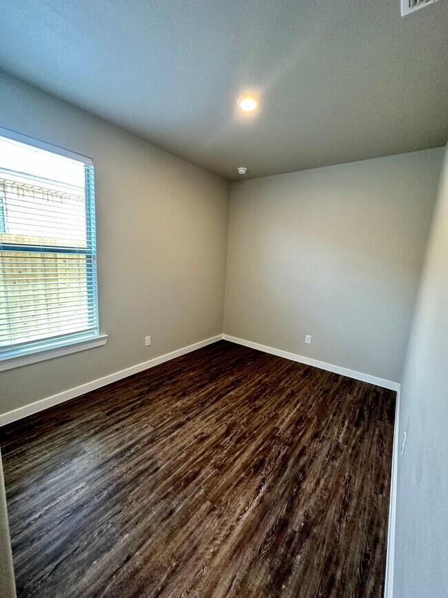 Building Photo - Available July 9th in Highly Desired Harve...