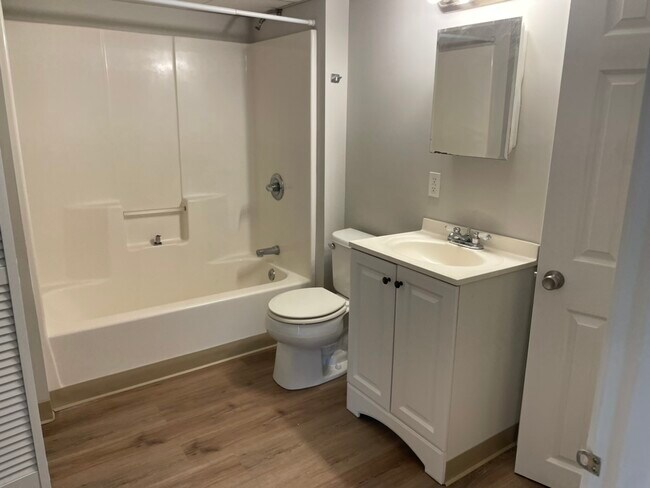 Building Photo - 44 Cottage St