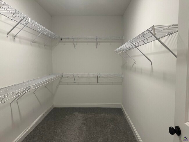 Building Photo - 250 High Ridge Ct