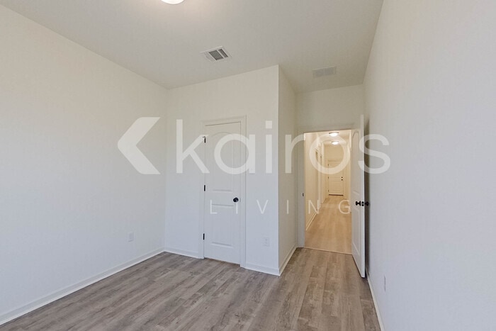 Building Photo - 215 Peppercorn Wy