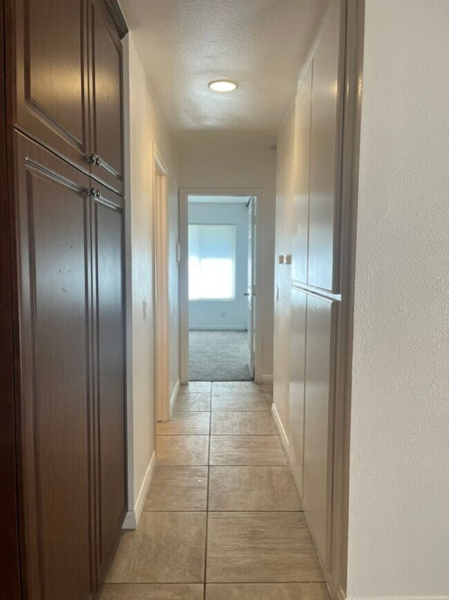 Building Photo - 2758 Bolker Dr