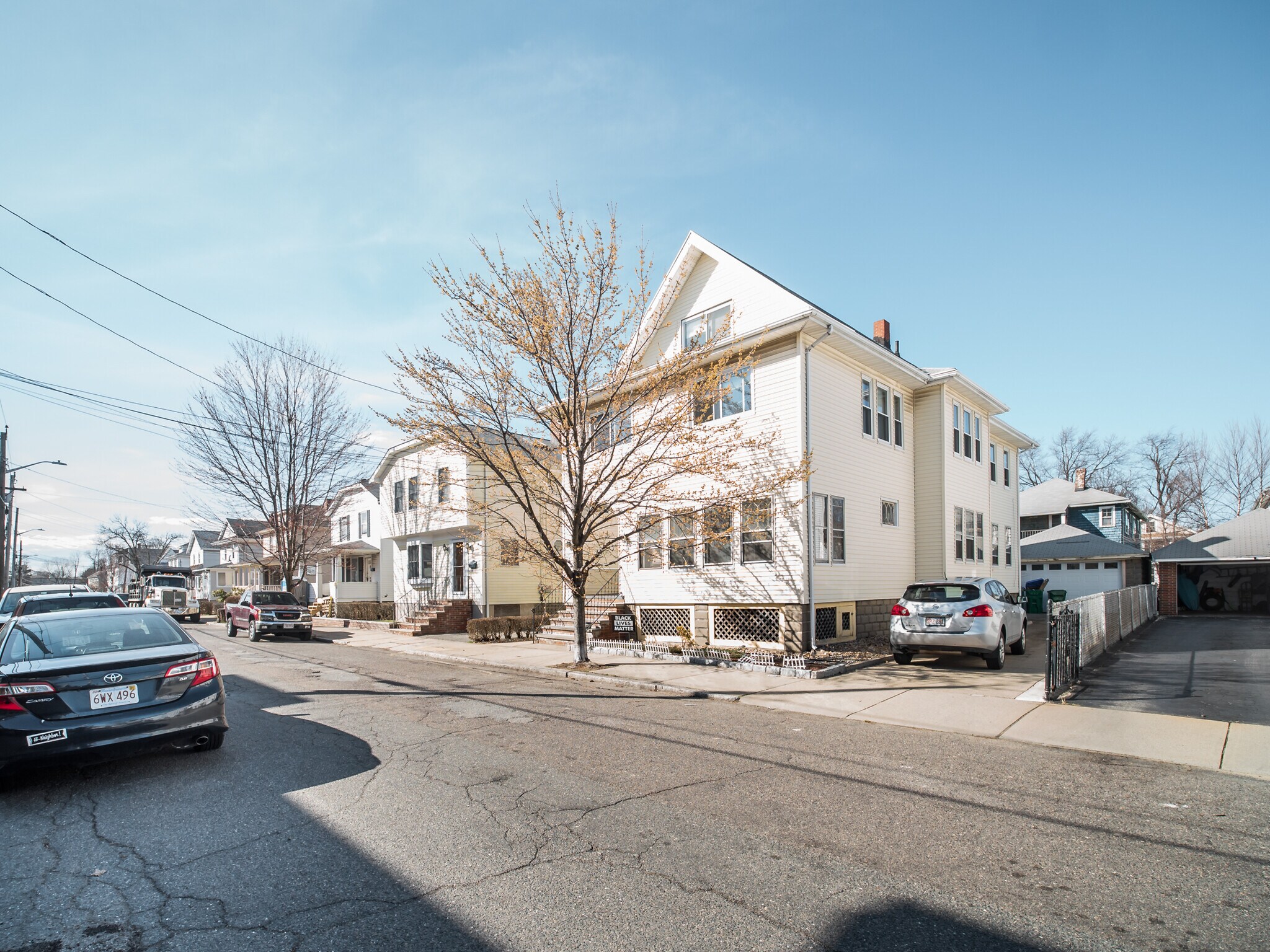 Building Photo - 99 2nd St