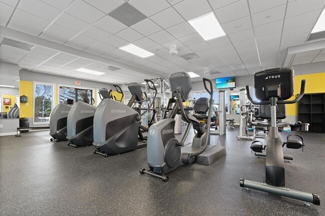 Building Photo - 7701 Pine Island Way