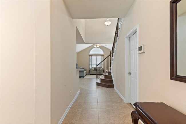 Building Photo - 26326 Creston Cliff Ct