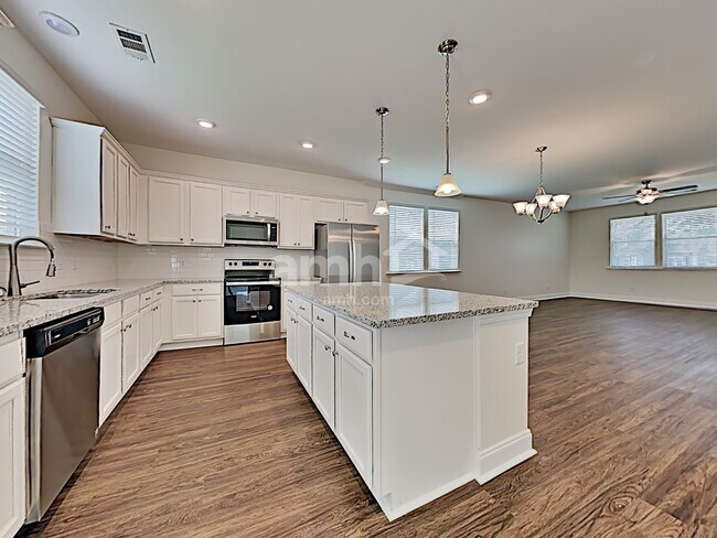 Building Photo - 205 Parkside Blvd