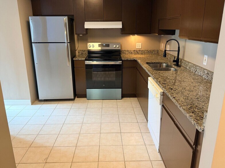 Building Photo - 7010 Sandy Forks Rd