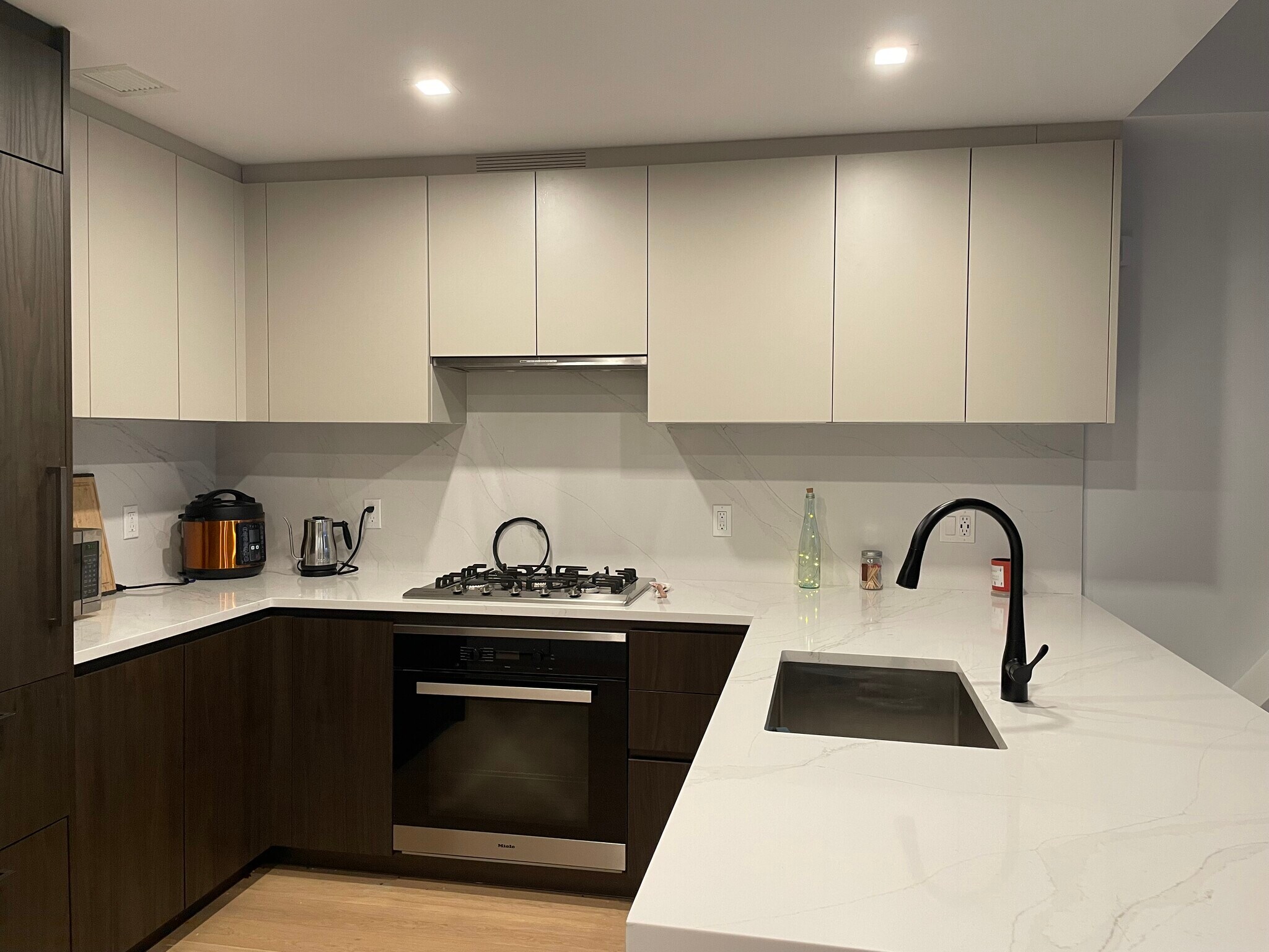 Building Photo - 11 Hancock Pl