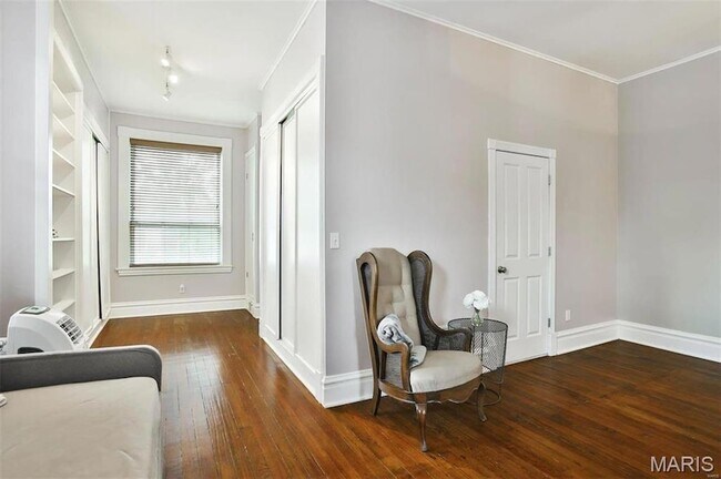 Building Photo - 2018 Senate St