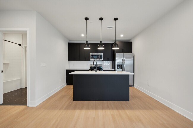 Building Photo - 6910 Ridge Ave