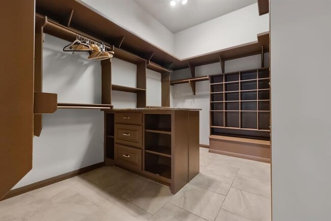 Building Photo - 10810 River Terrace Cir