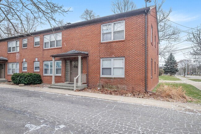 Primary Photo - 1117 S Westnedge Ave