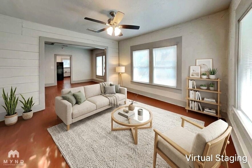 Building Photo - 114 S Lamar St