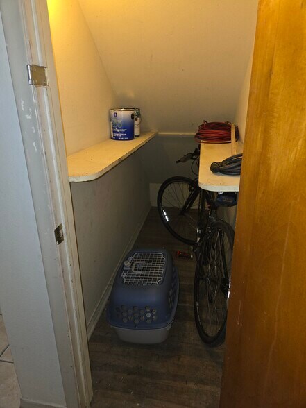 more storage - 8518 Baltimore Dr